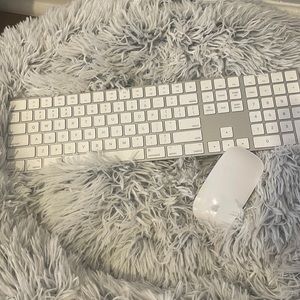 Apple Magic Mouse & Keyboard